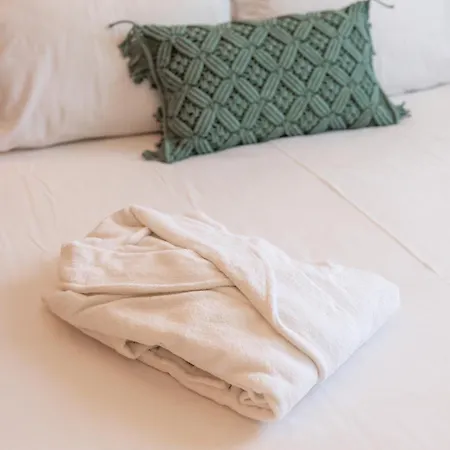 Queen Bee Seafront *