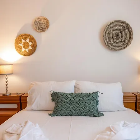 Queen Bee Seafront Apartment *