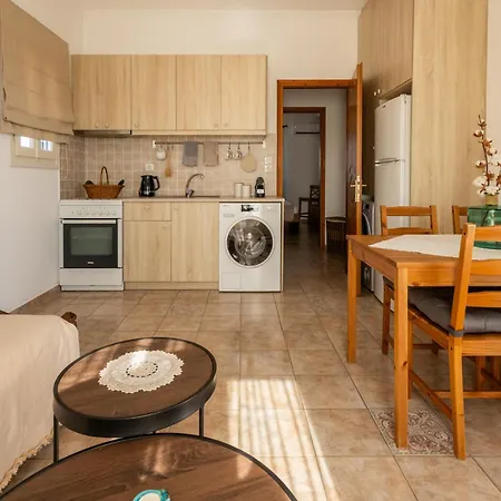 Queen Bee Seafront Parikia (Paros)