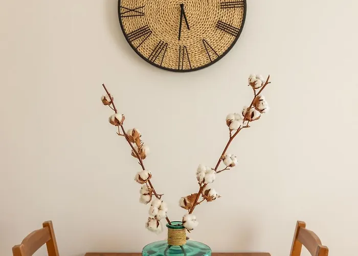 Queen Bee Seafront Апартаменты