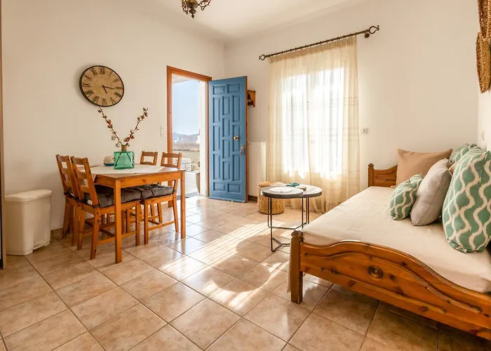 Queen Bee Seafront * Парос