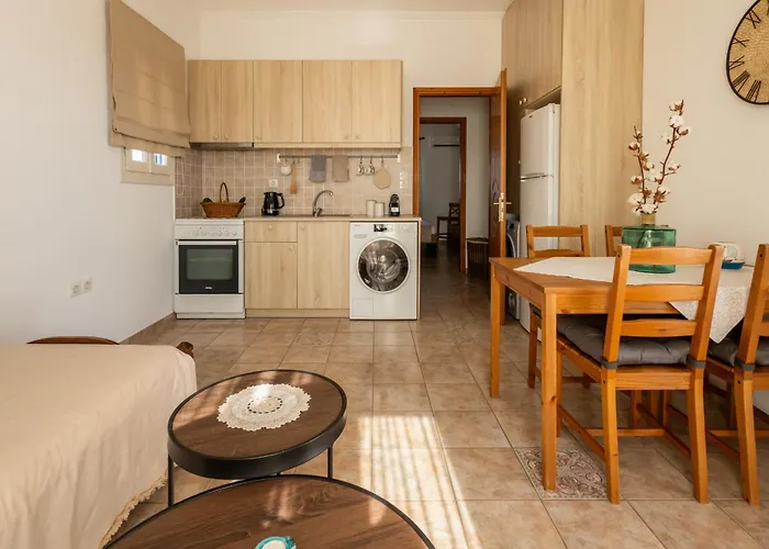 Queen Bee Seafront Парос