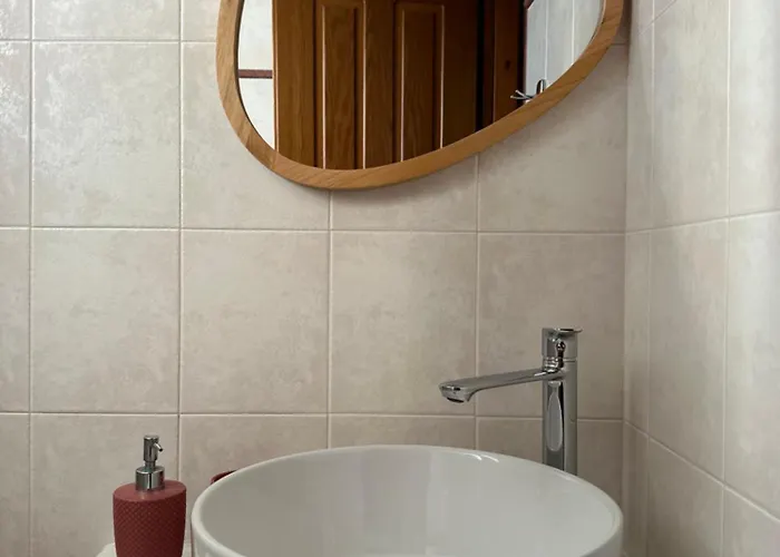 Апартаменты Queen Bee Seafront